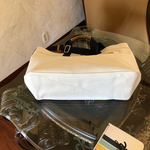 NWT Coach canvas Tote&wristlet - Picture 7 of 8